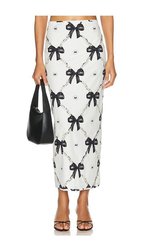 milkwhite pencil skirt in black.