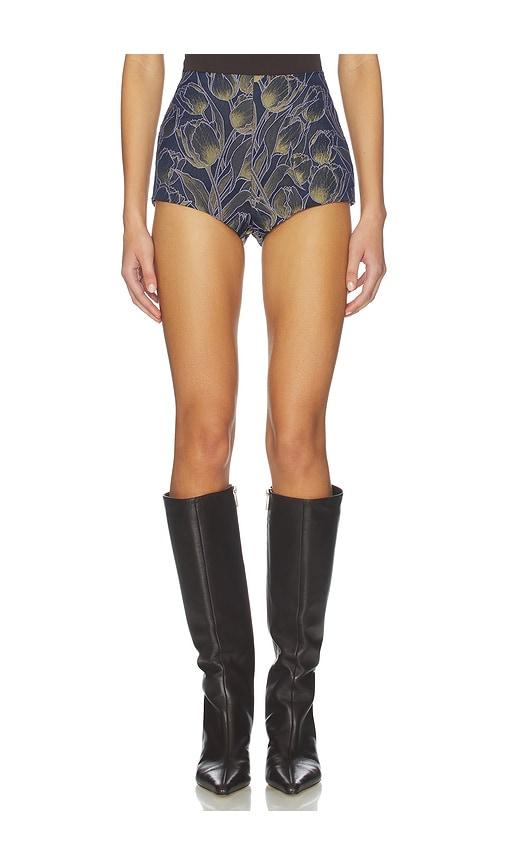 milkwhite short in navy.