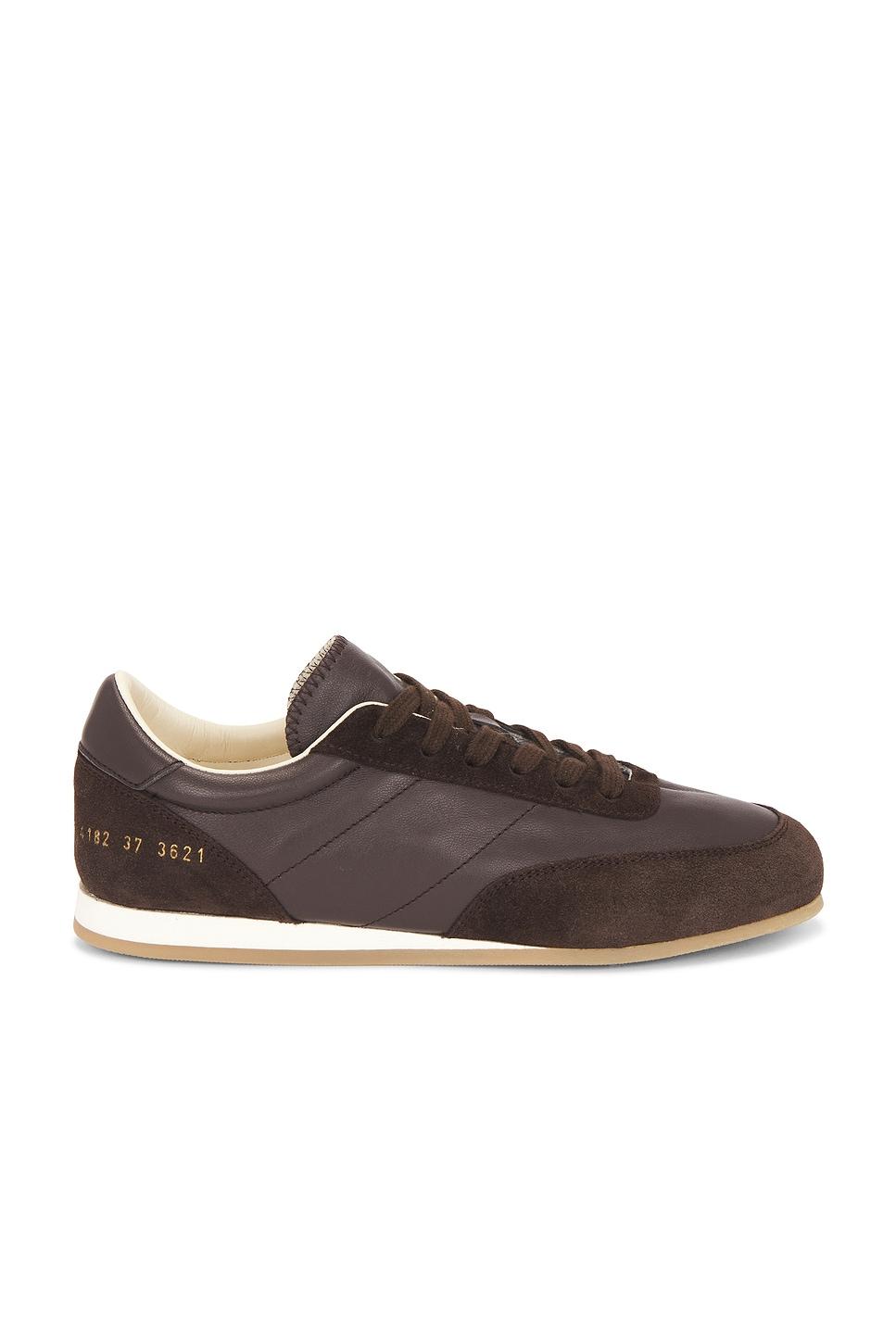 minimal runner sneaker