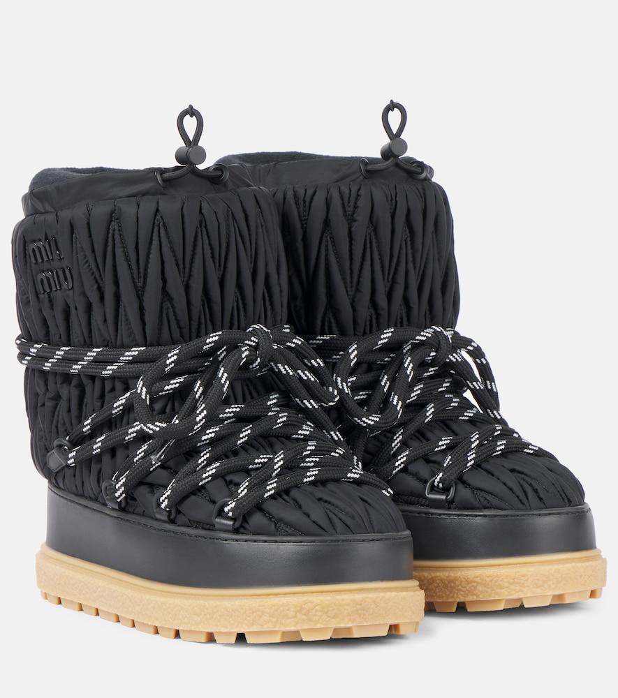 miu miu logo matelassé snow boots