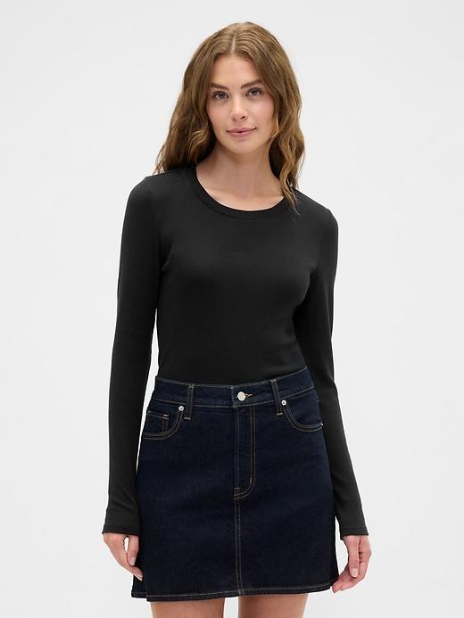 modern ribbed crewneck t-shirt