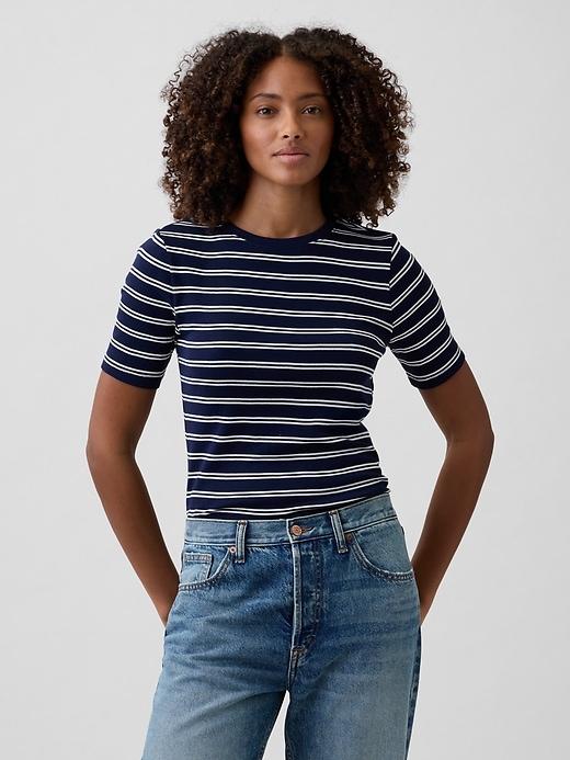 modern ribbed crewneck t-shirt