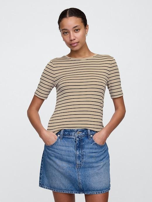 modern ribbed crewneck t-shirt