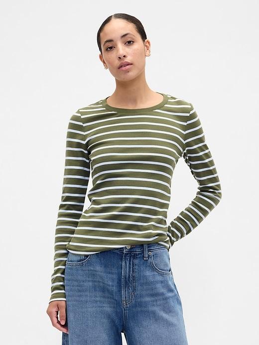 modern ribbed crewneck t-shirt