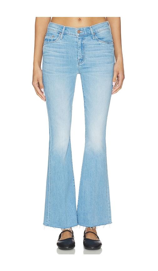 mother lil petite weekend fray jeans in blue.