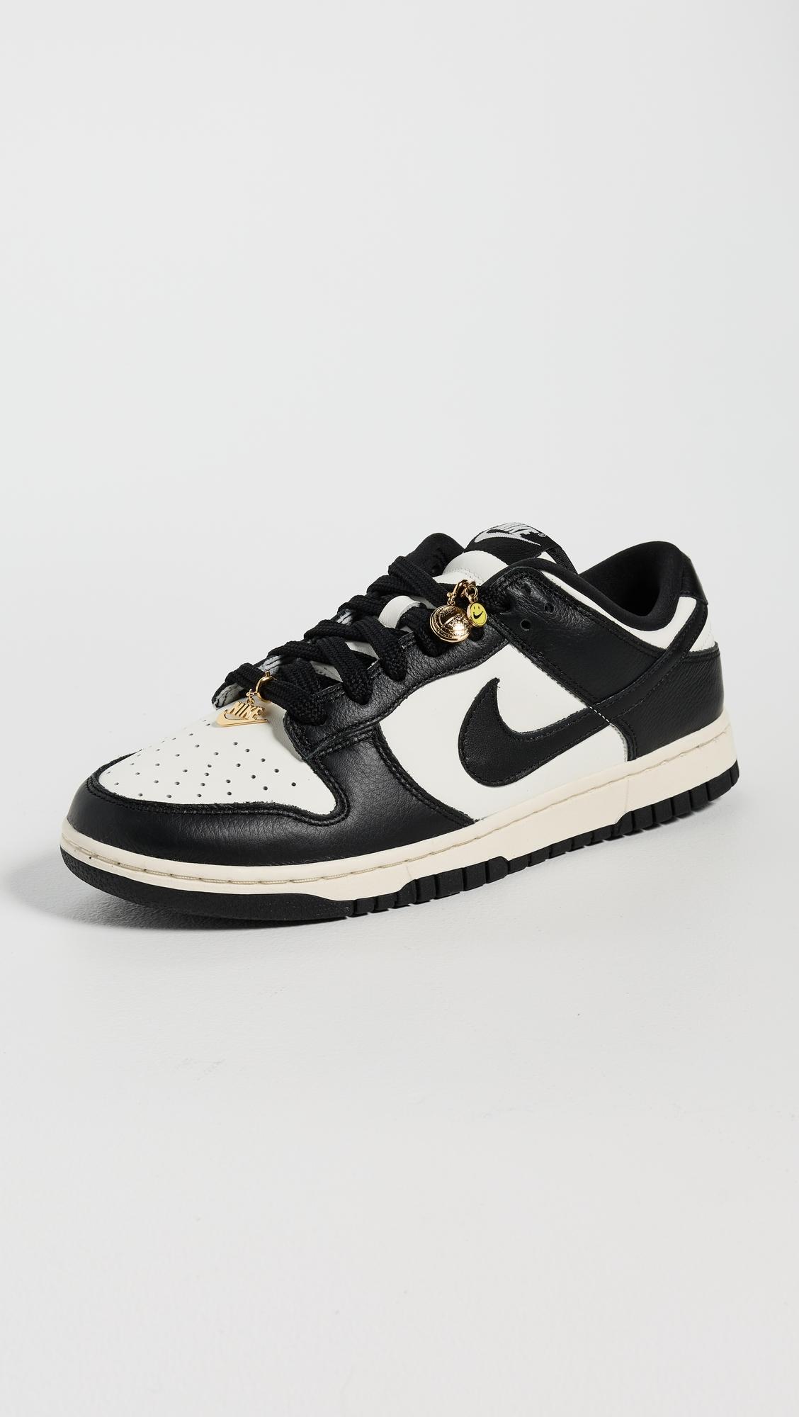 nike dunk low sneakers