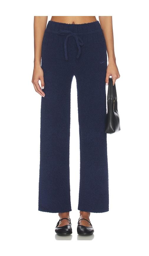 nike slim knit pant in navy.