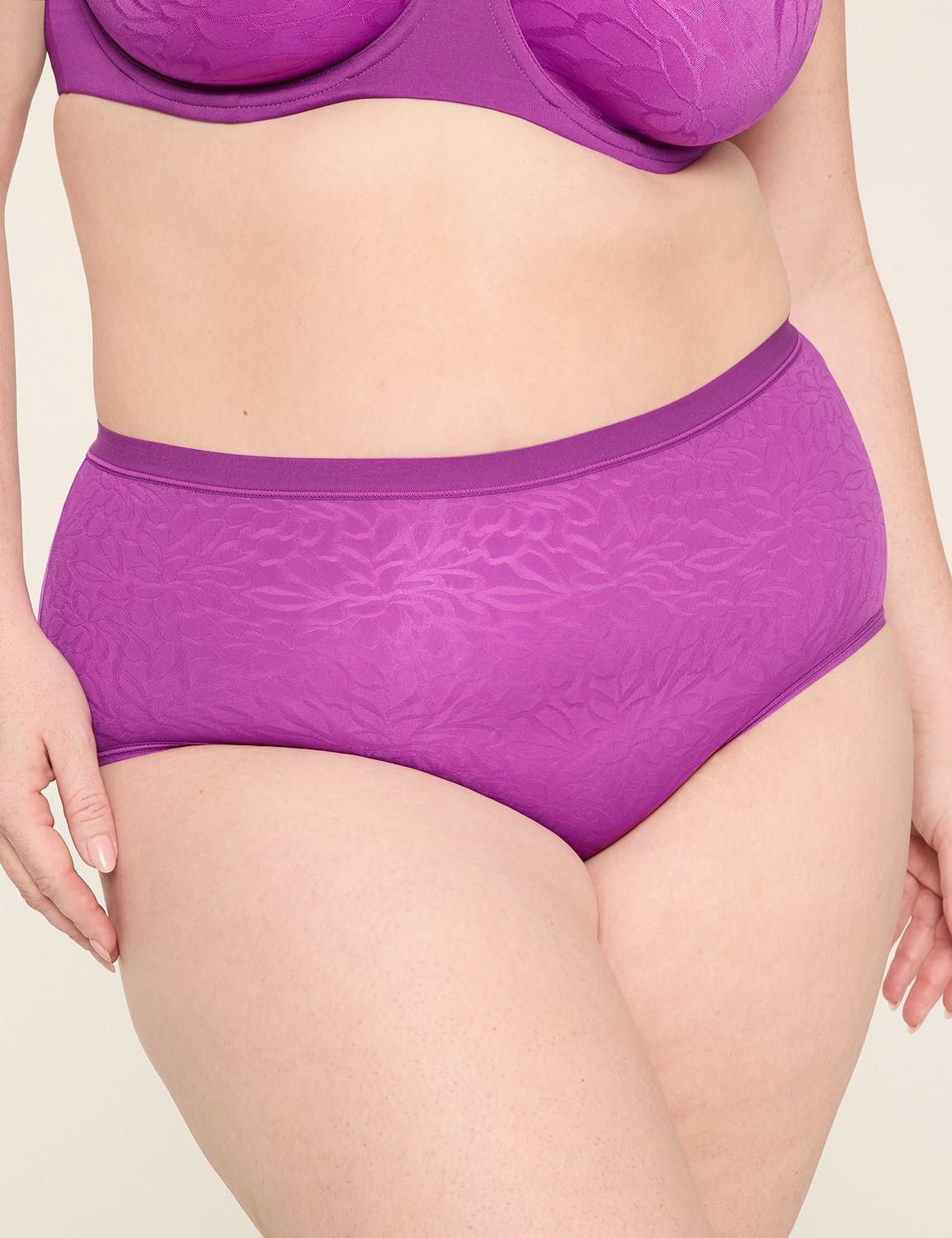no-show full brief panty with textured lace