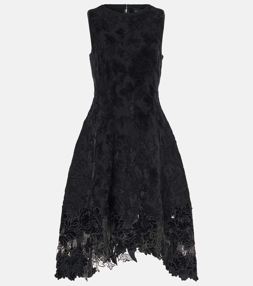 oscar de la renta guipure lace and velvet jacquard gown