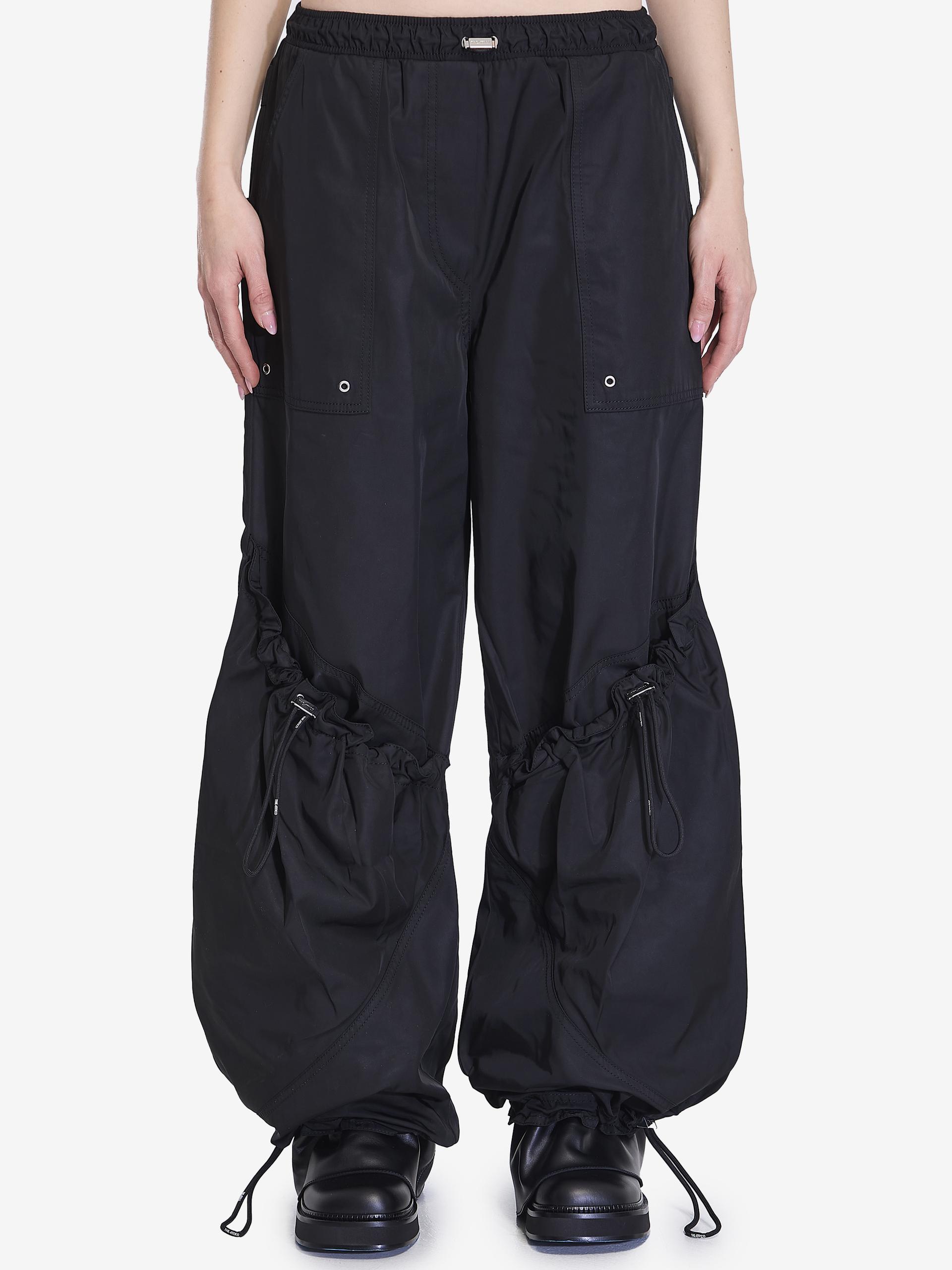 oversize trousers