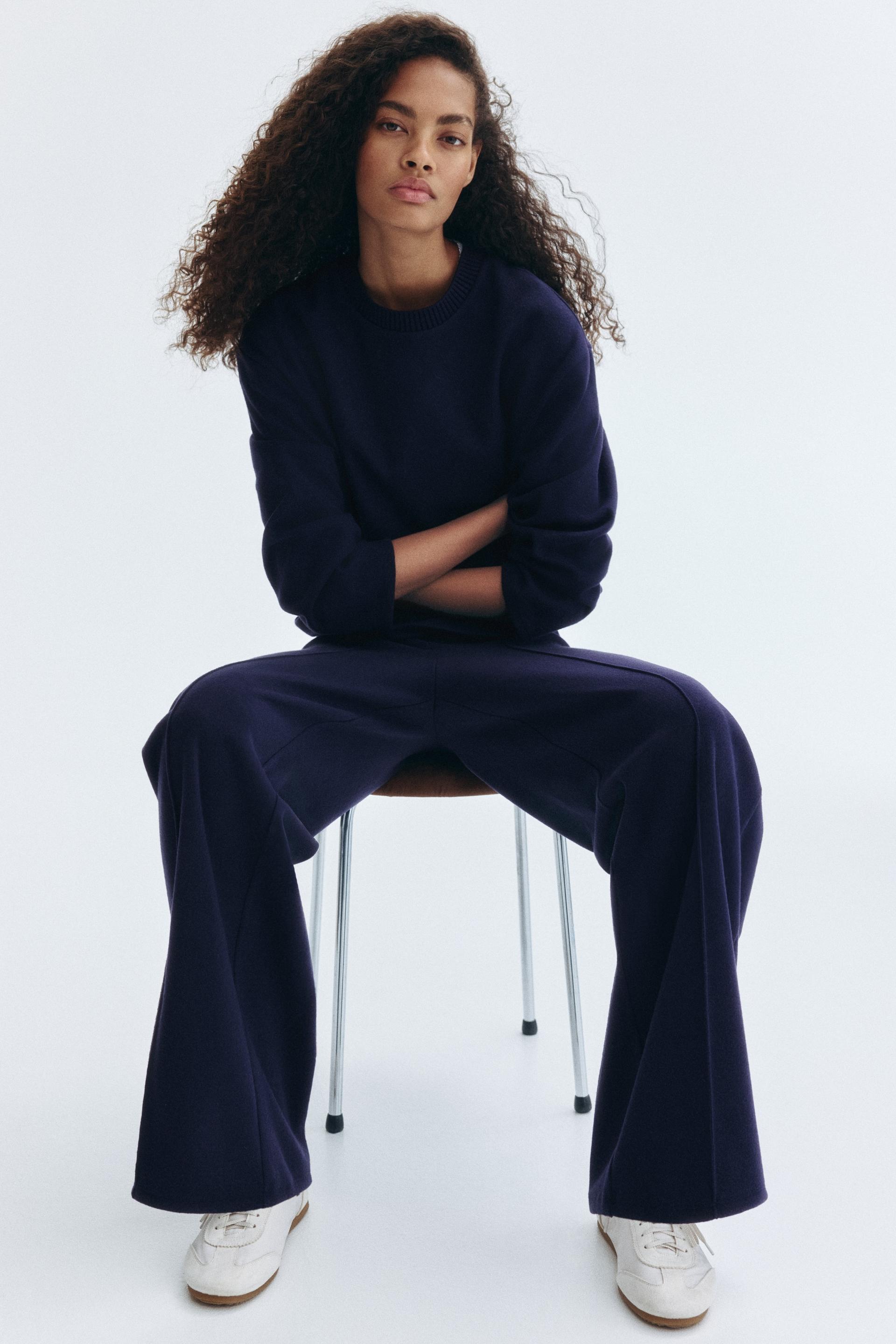 oversized sweatshirt