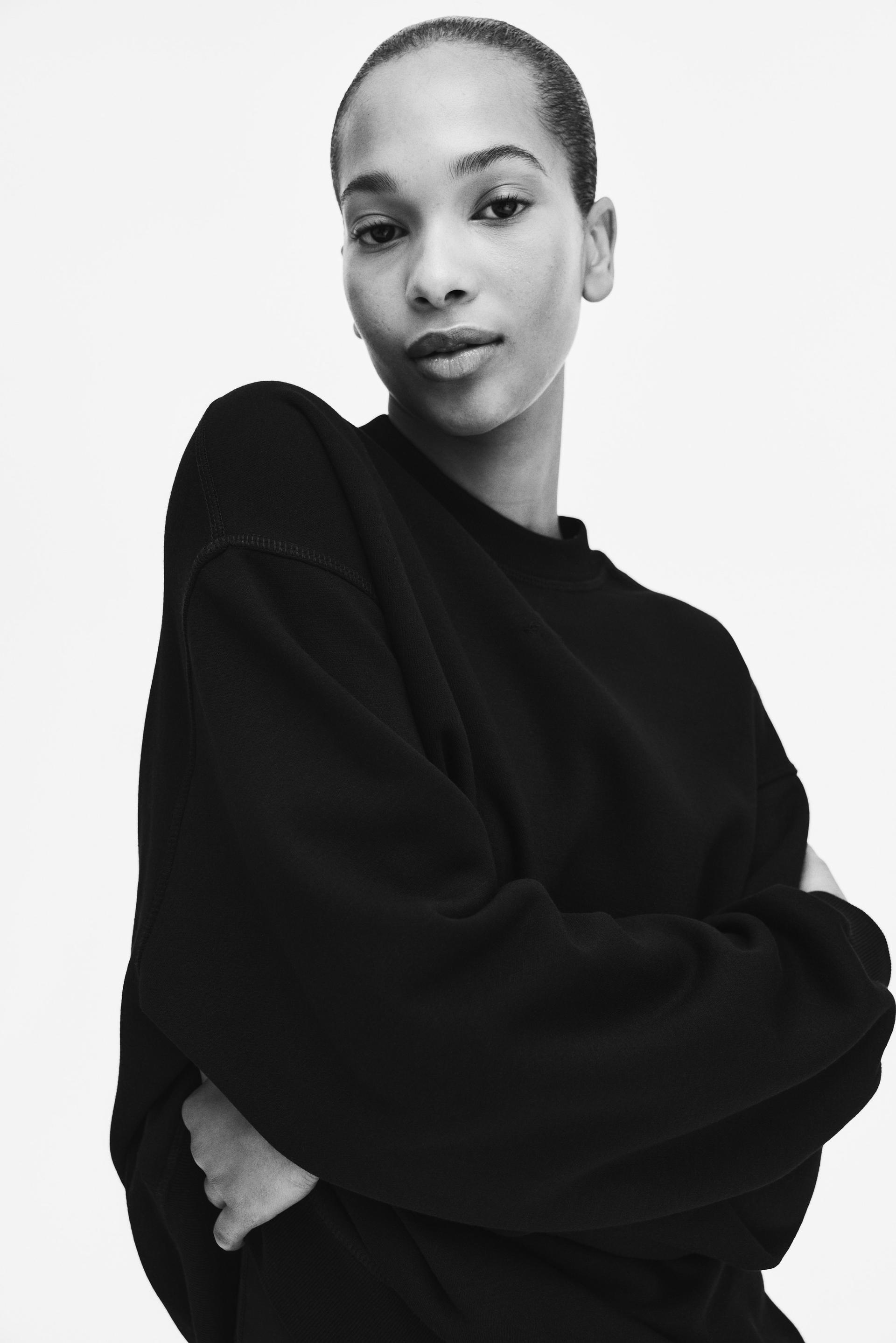 oversized sweatshirt