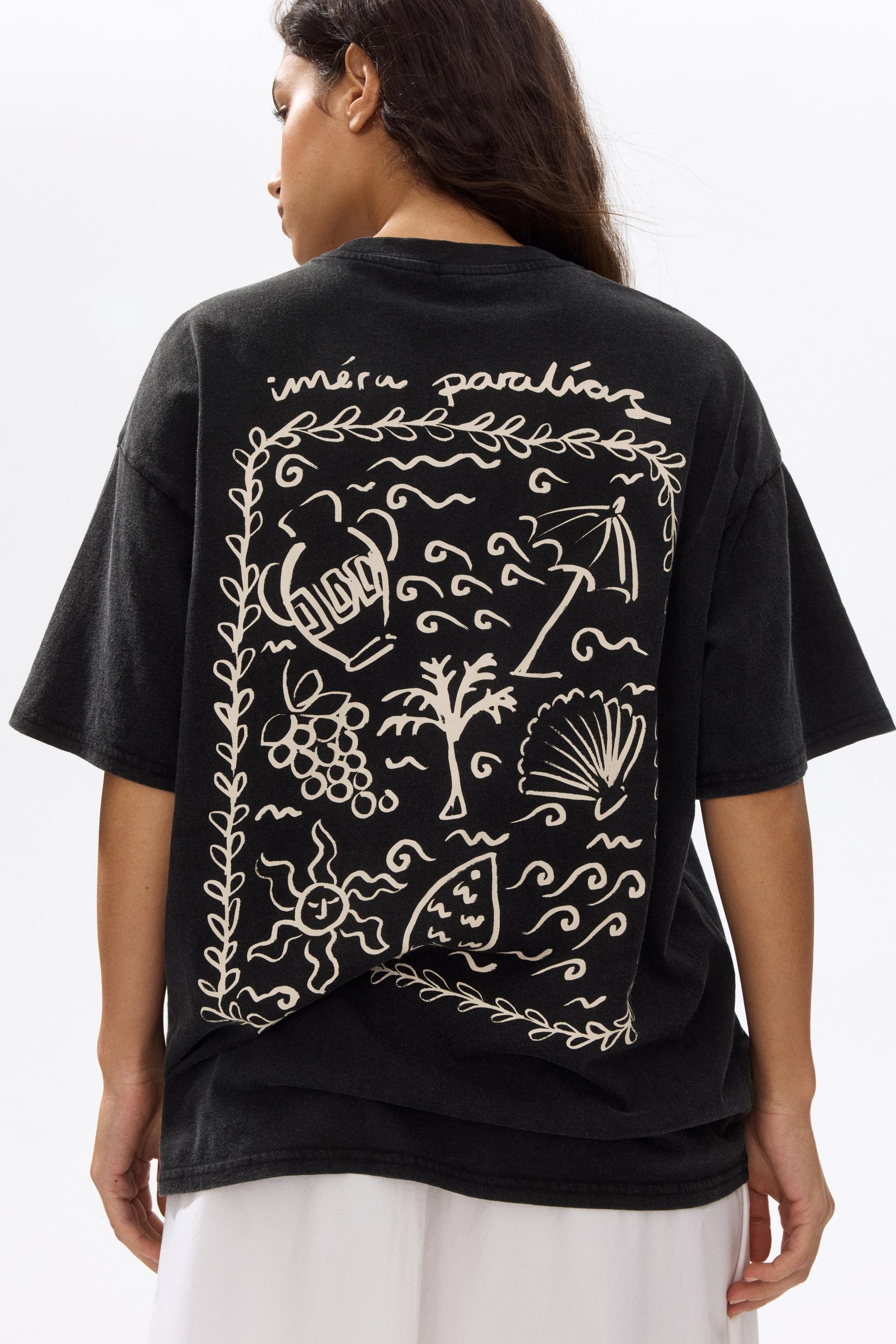 oversized t-shirt with printed motif
