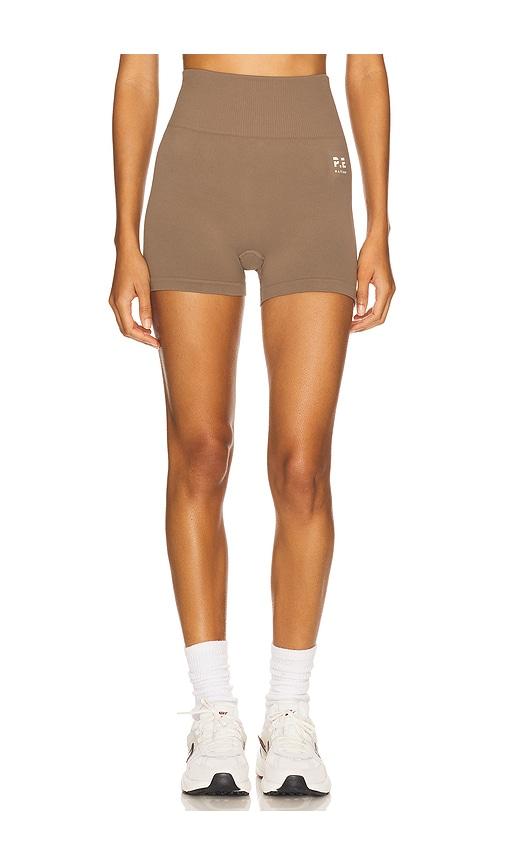 p.e nation restore seamless 2.5 inch bike short in taupe.