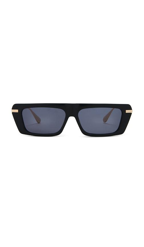 past midnight the edge sunglasses in black.