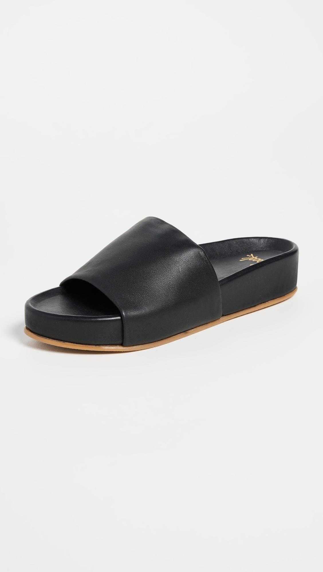 pelican sandals
