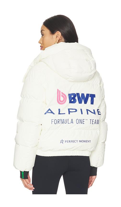 perfect moment womens alpine moment ski jacket in white.