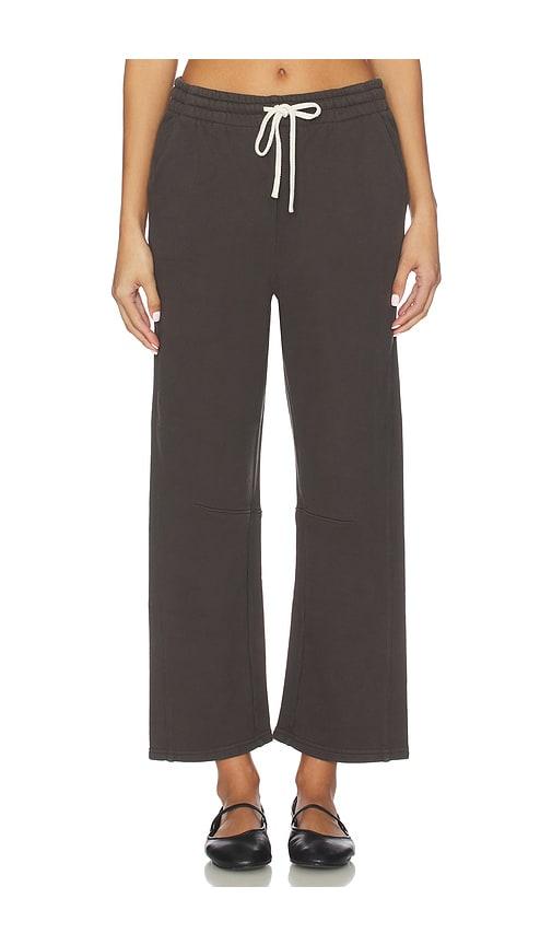 perfectwhitetee fallon structured fleece barrel pant in black.