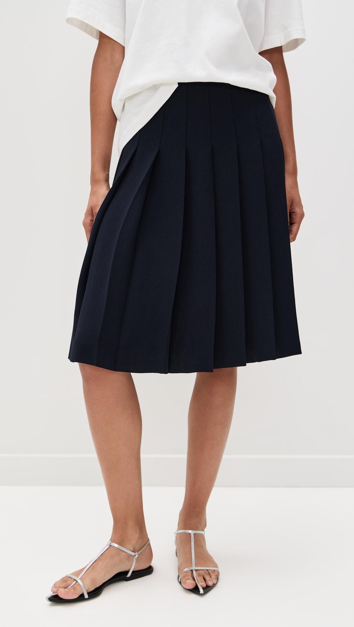 pleated short skirt