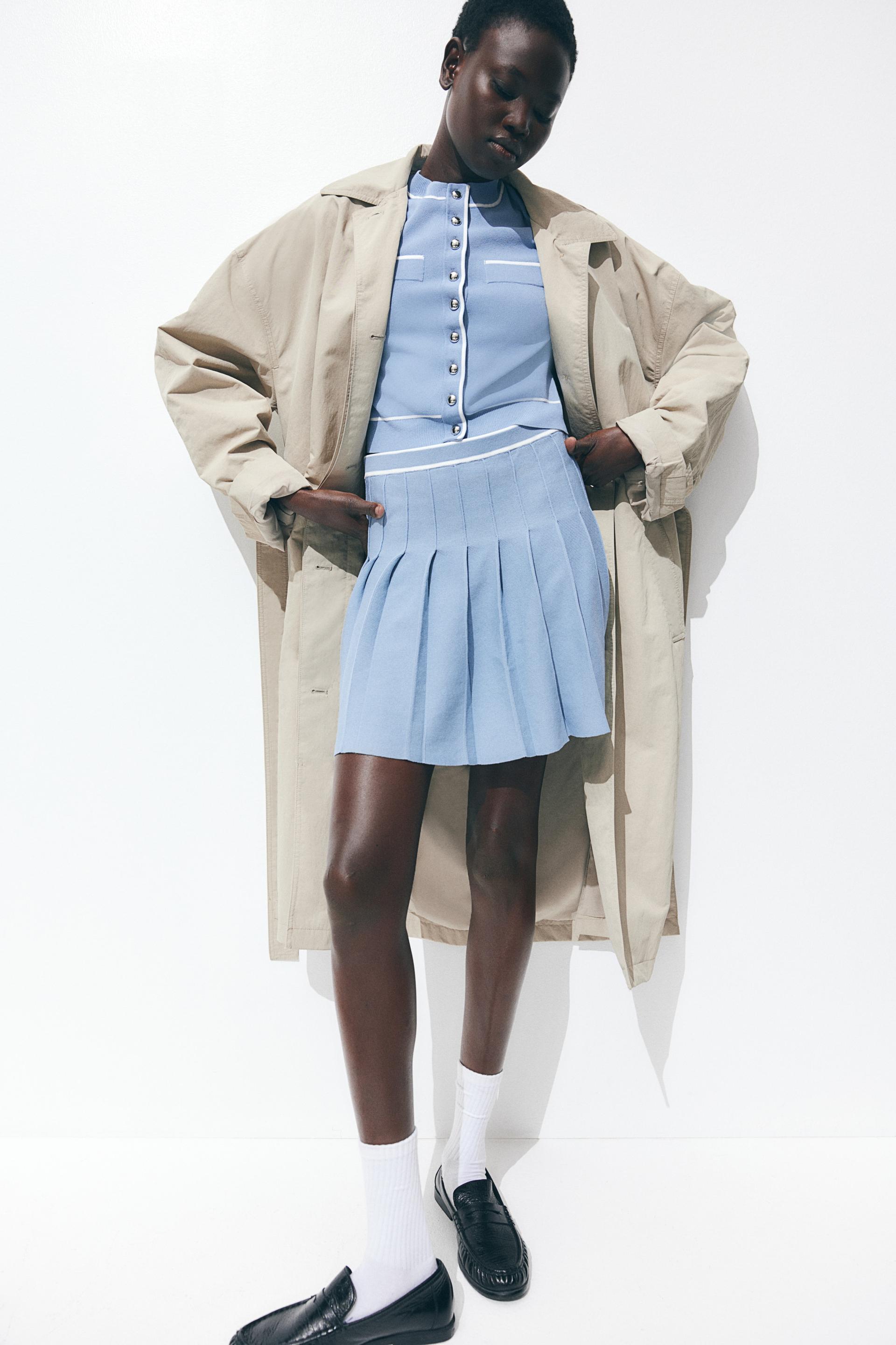 pleated skirt