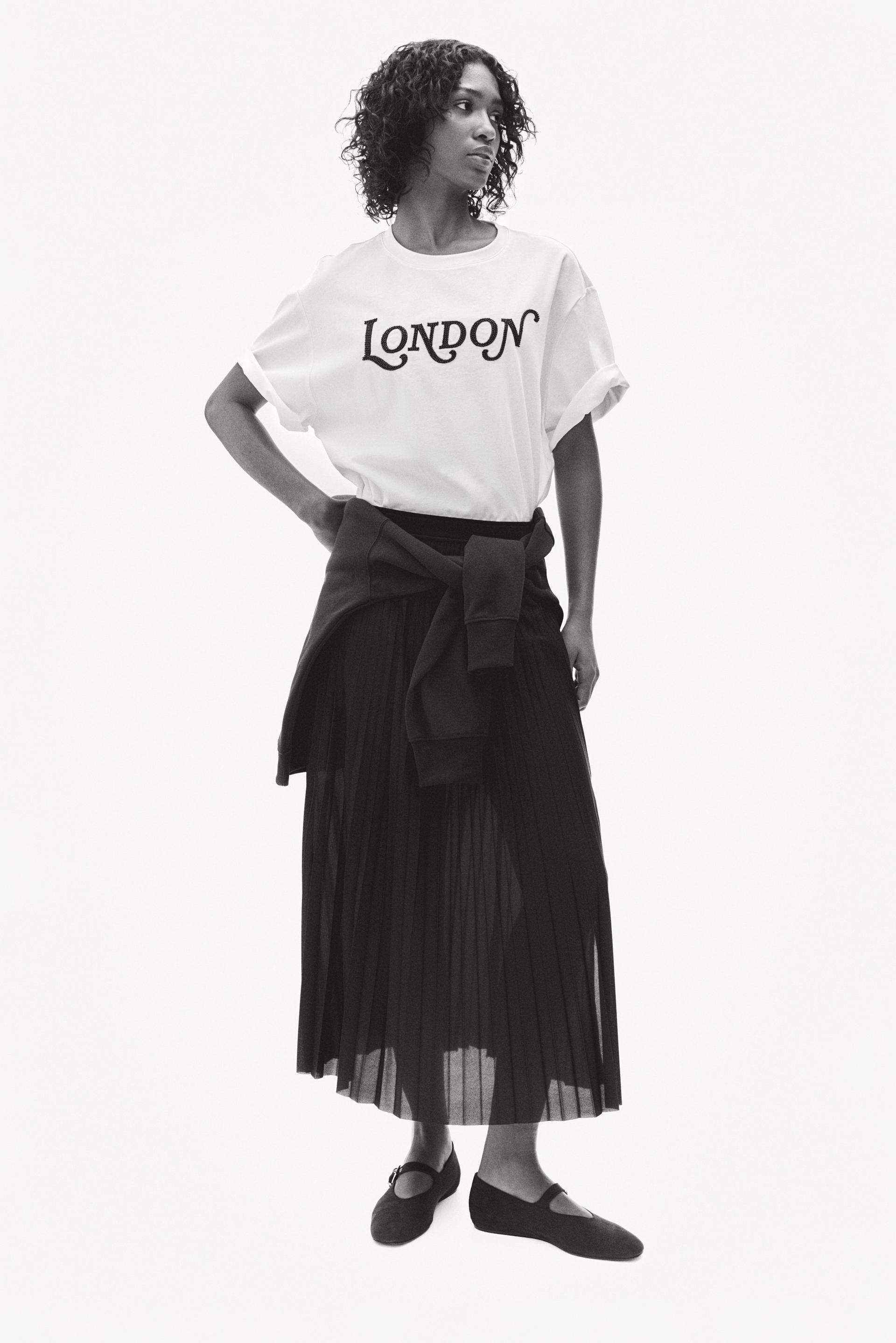 pleated skirt
