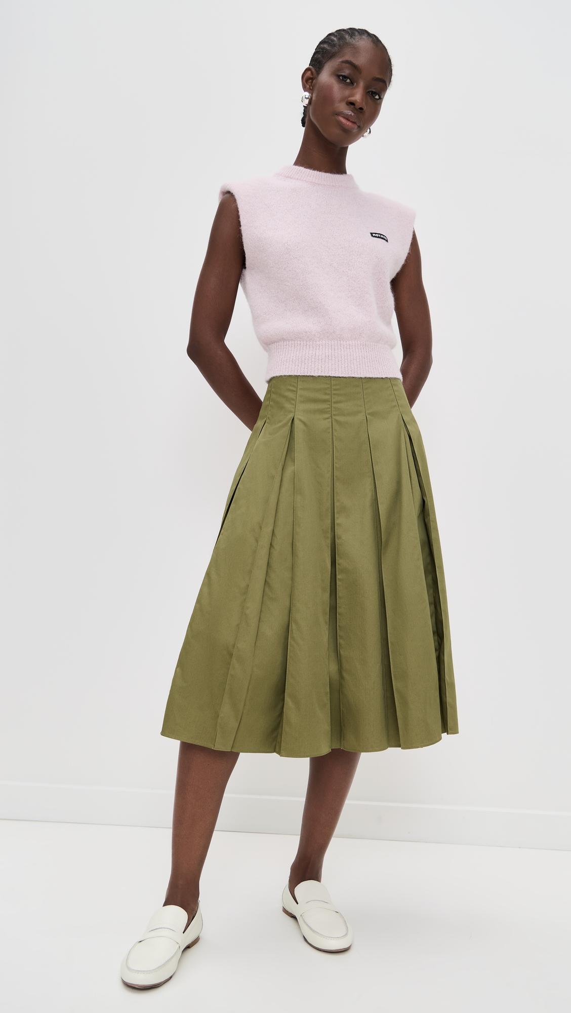 pleated skirt