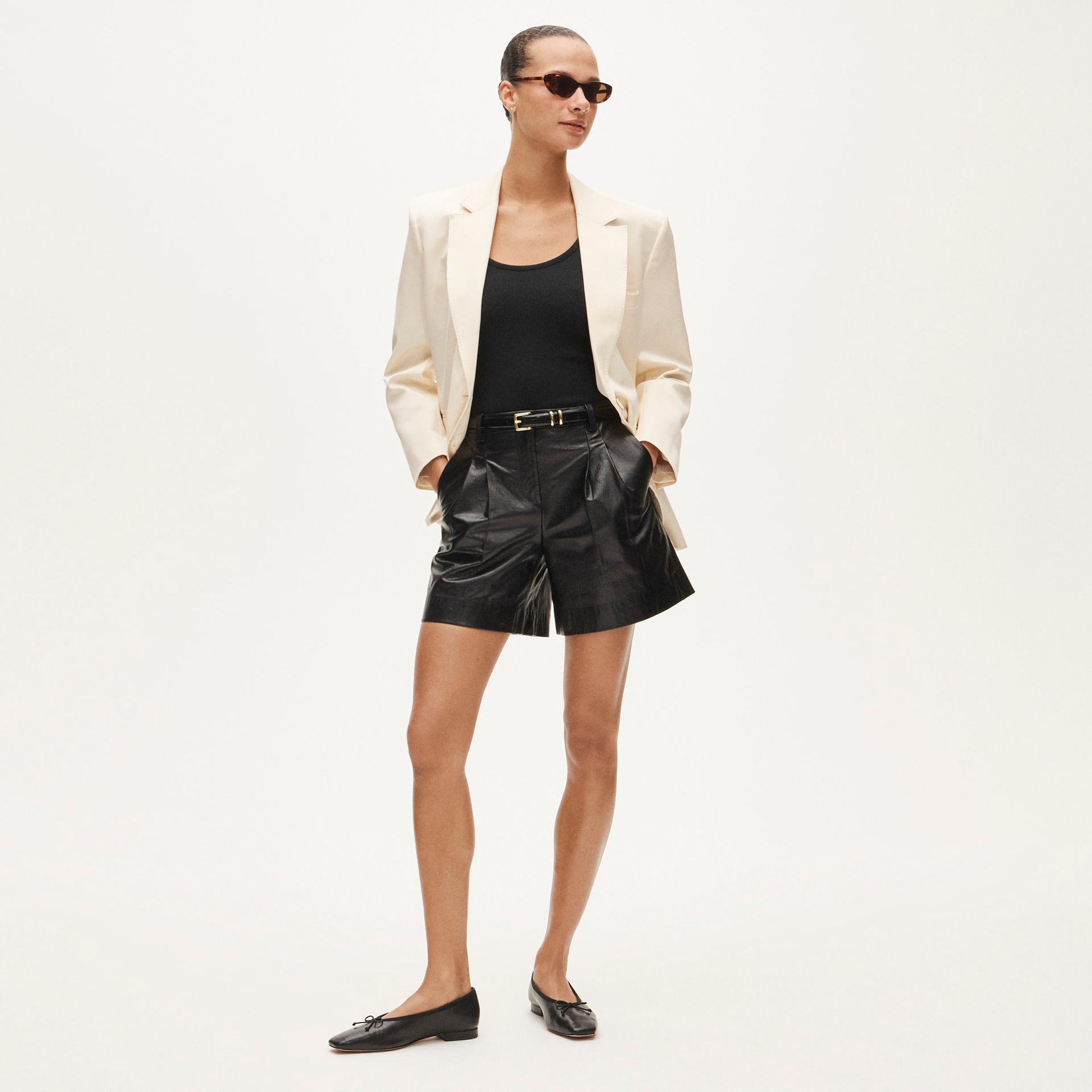pleated trouser short in leather