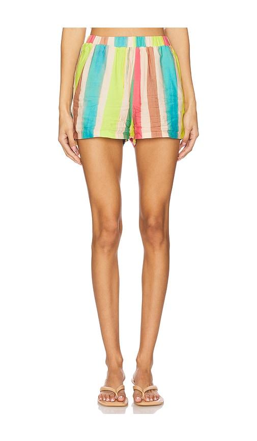 pq drew short in green.