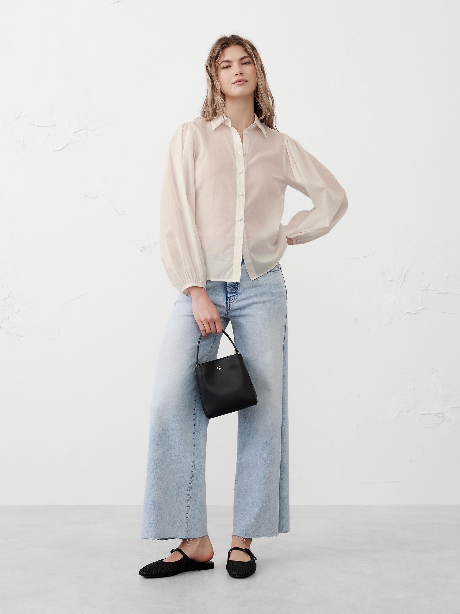 puff- sleeve shirt
