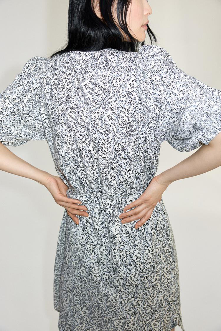 puff-sleeved dress