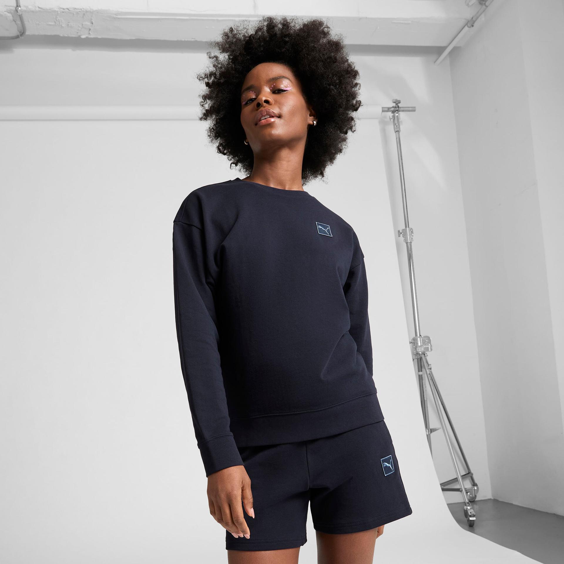 puma elevated essentials women's comfort crew sweatshirt in blue, size xs