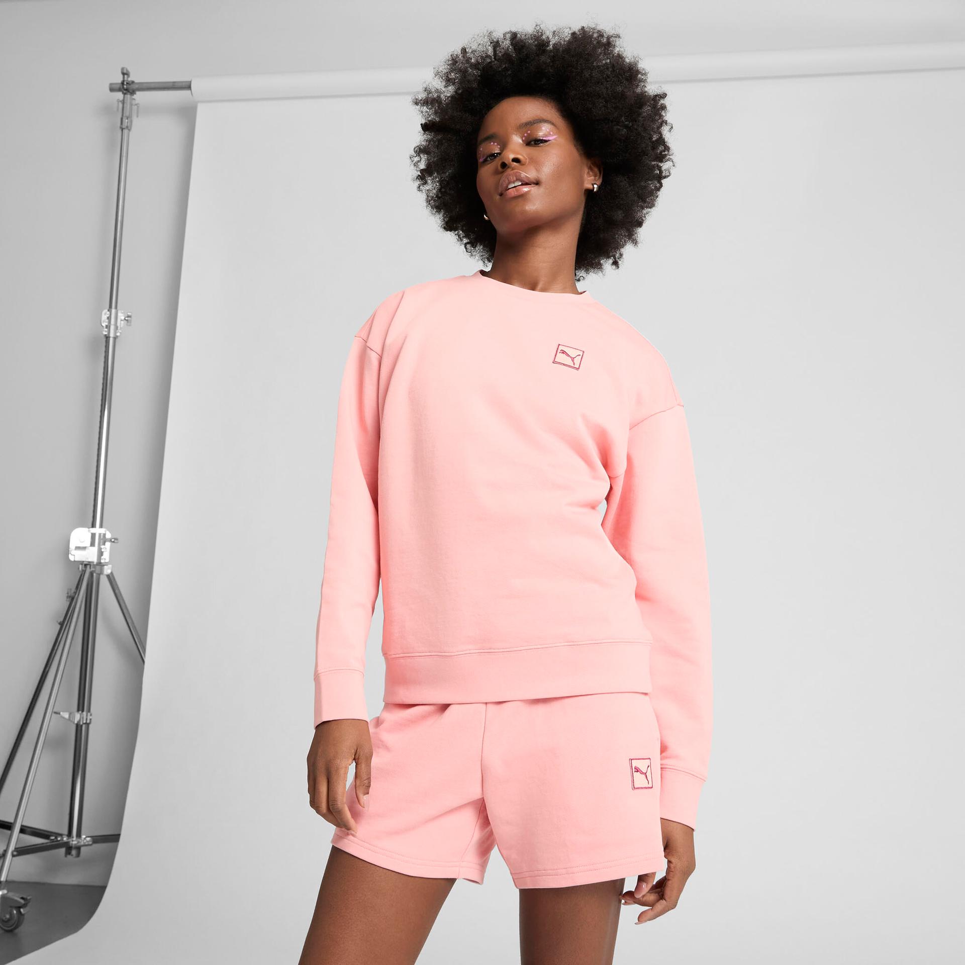 puma elevated essentials women's comfort crew sweatshirt in pink, size l