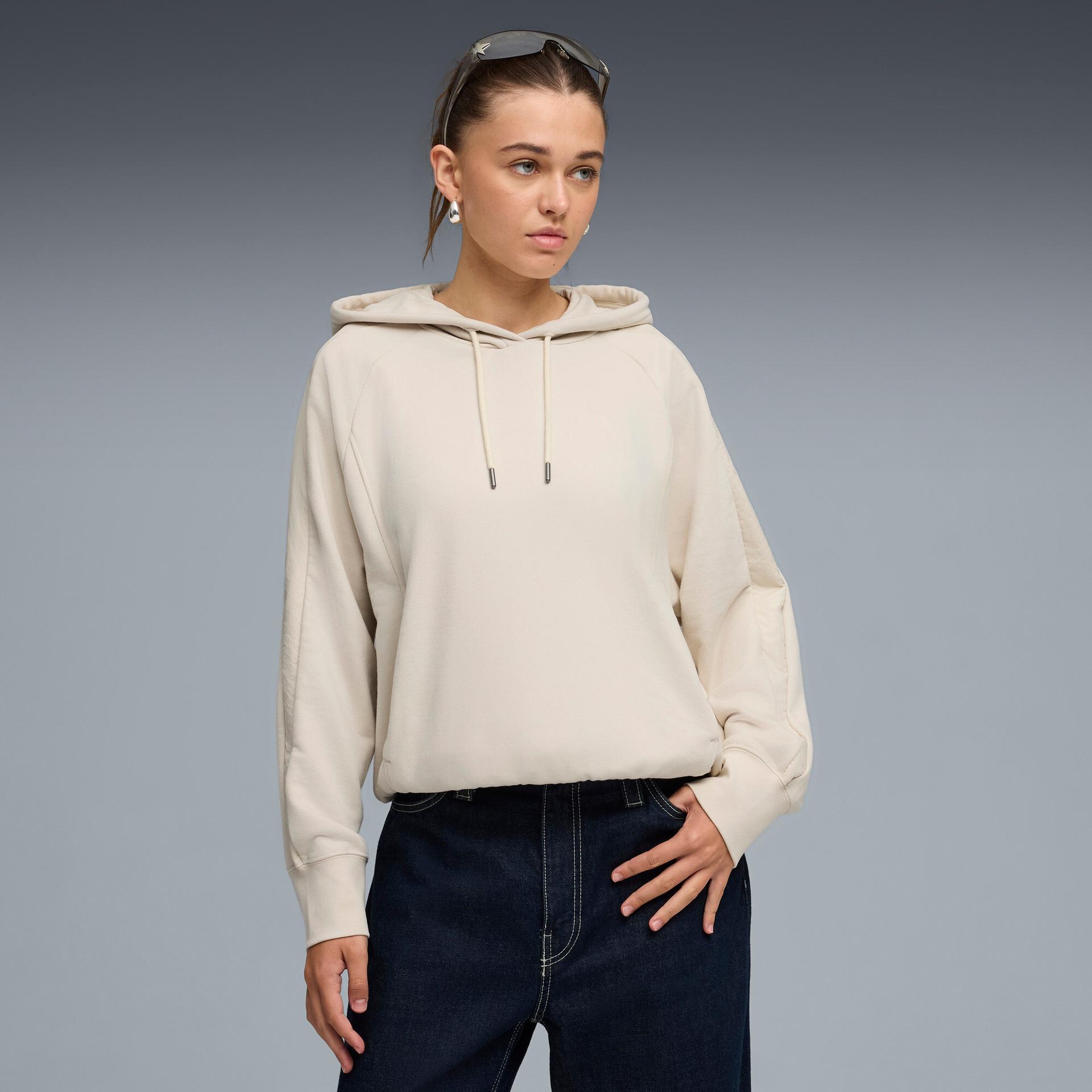 puma her women's oversized hoodie in white, size l