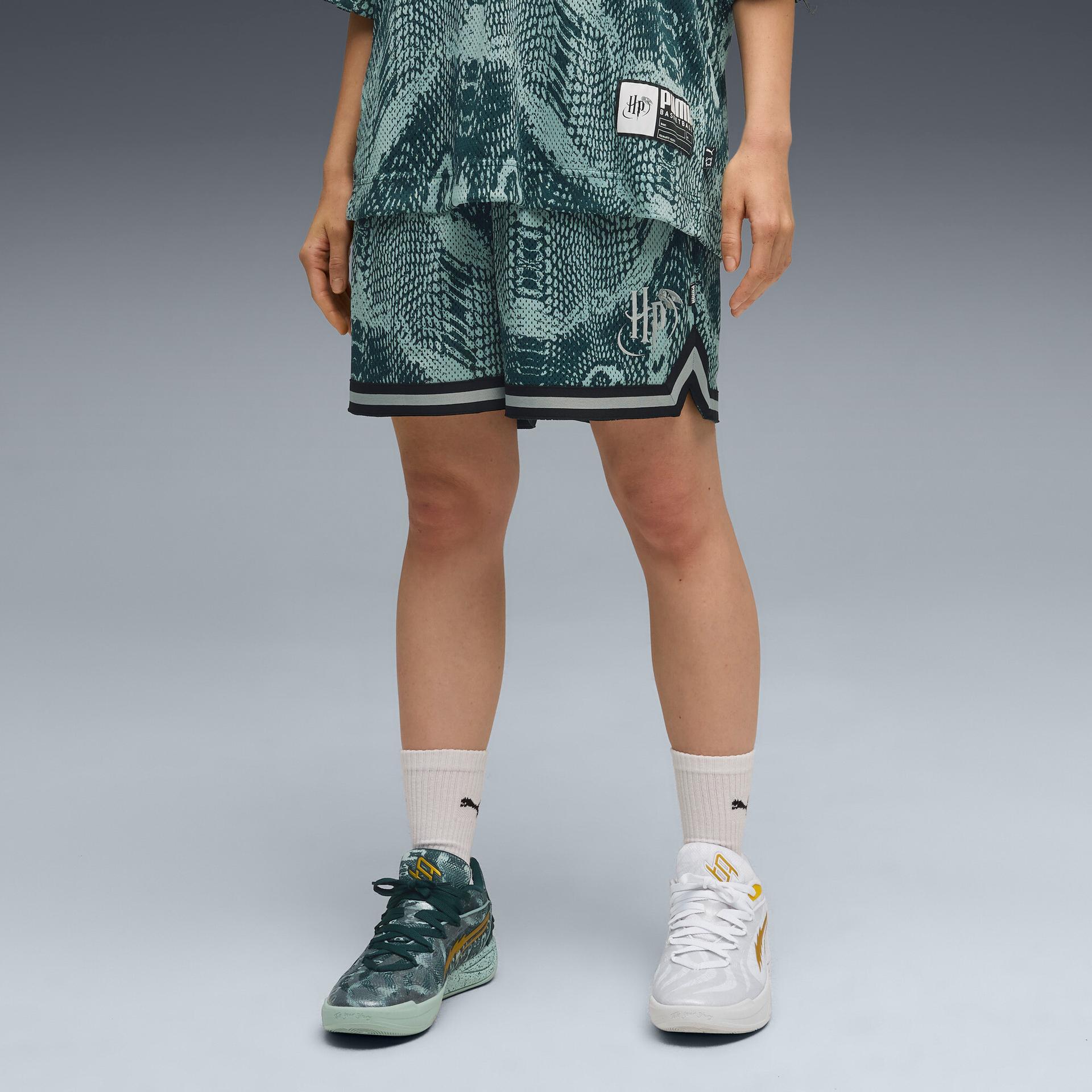 puma hoops x harry potterâ¢ women's basketball shorts in green, size s