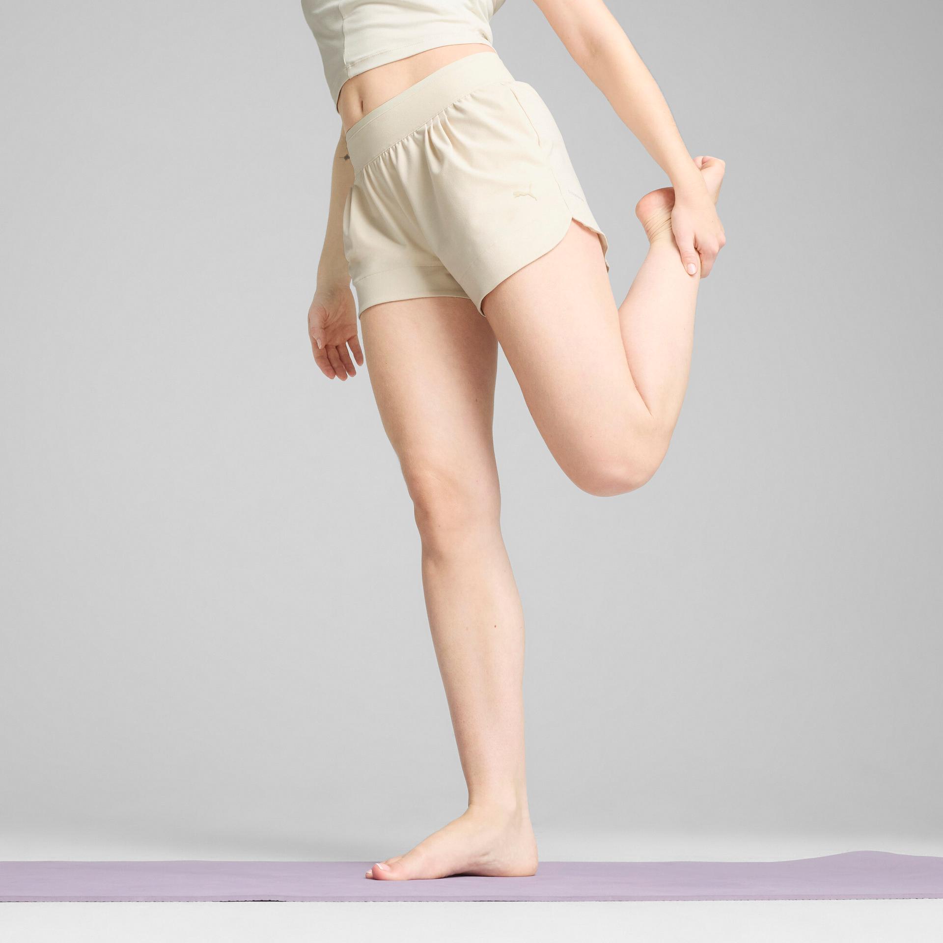 puma move cloudspun women's shorts in white, size xxs