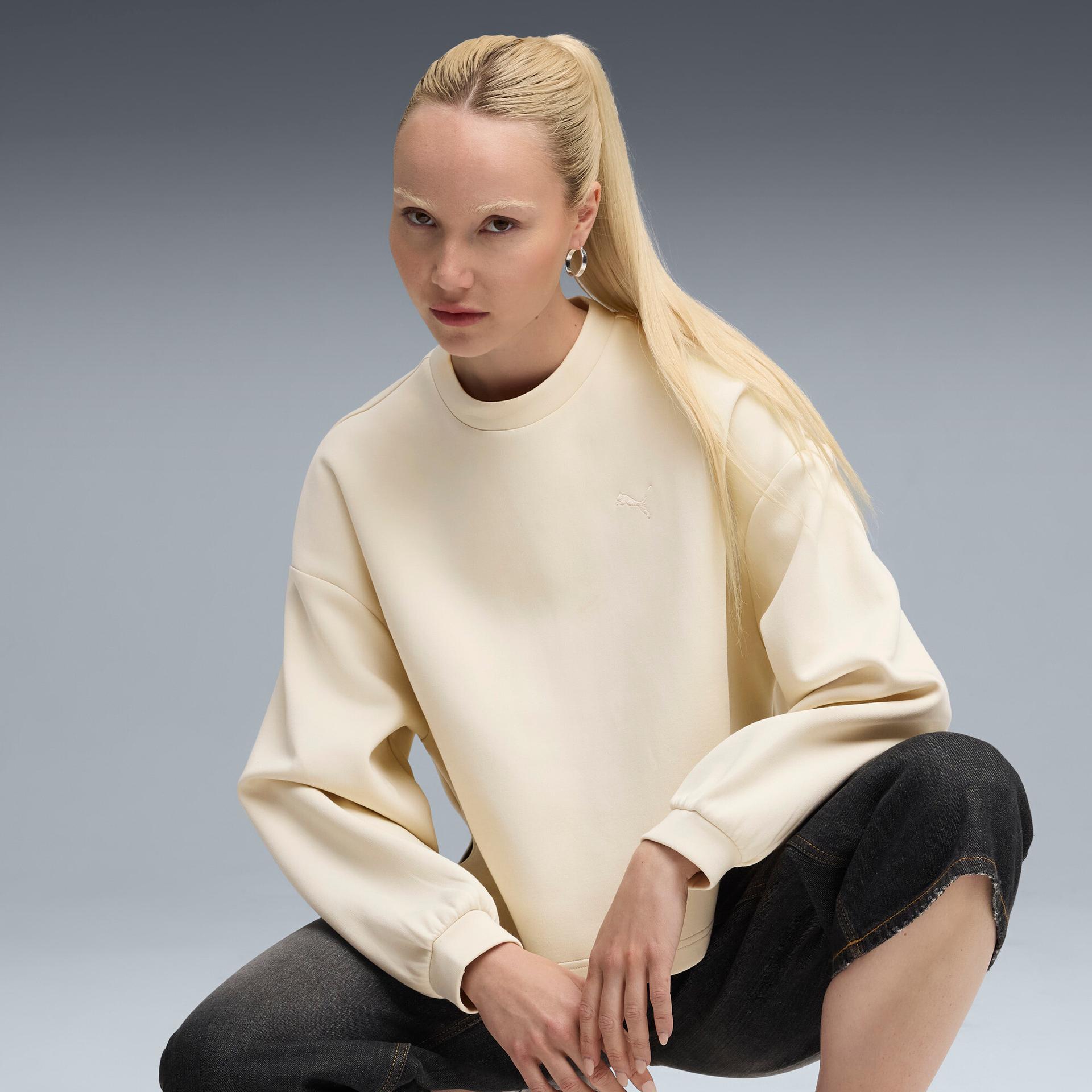 puma wardrobe essentials women's oversized crew neck sweatshirt in white, size s
