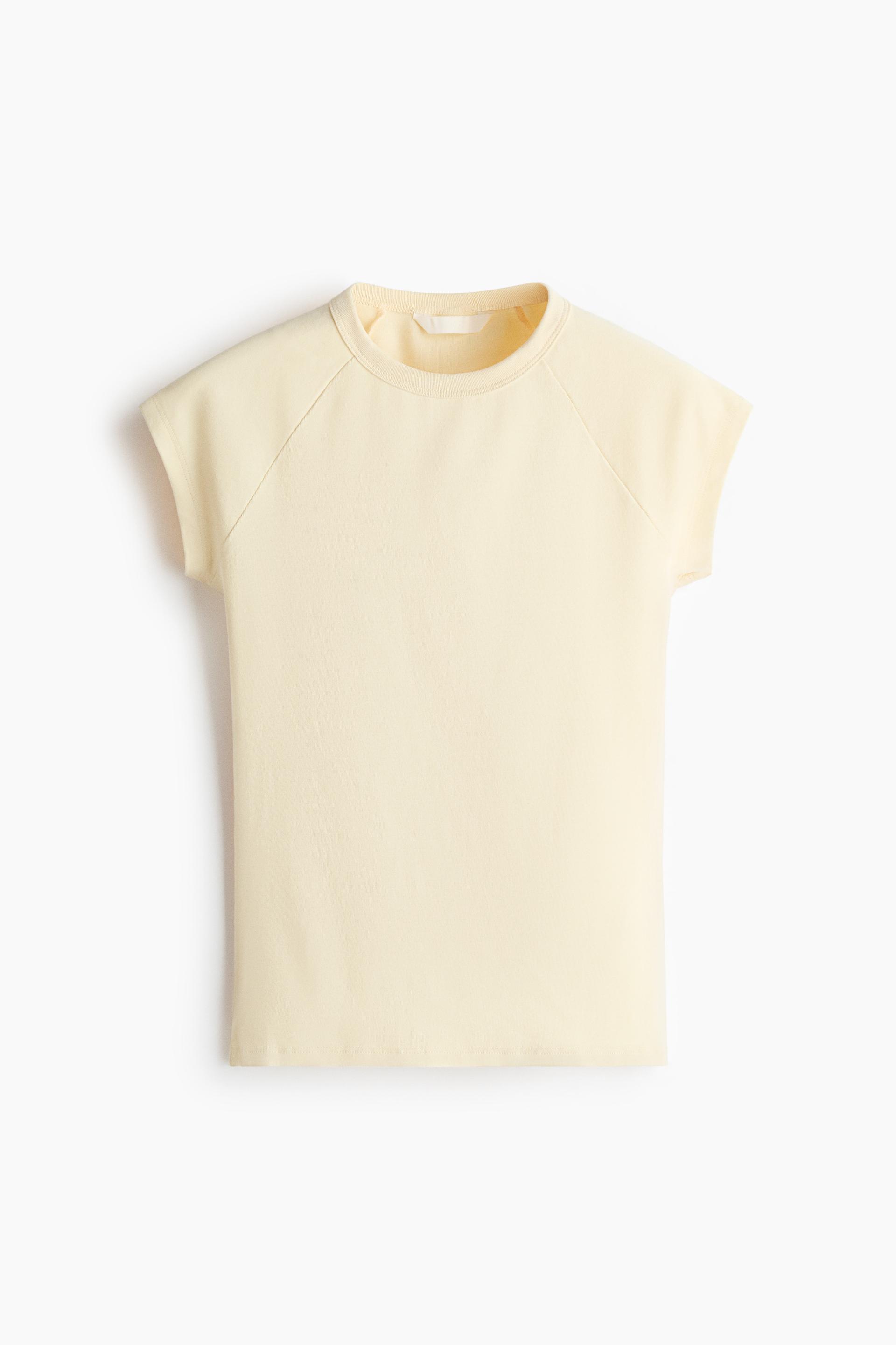 raglan-sleeved t-shirt