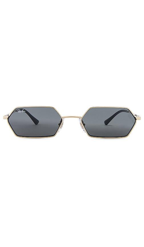 ray-ban yevi sunglasses in black.