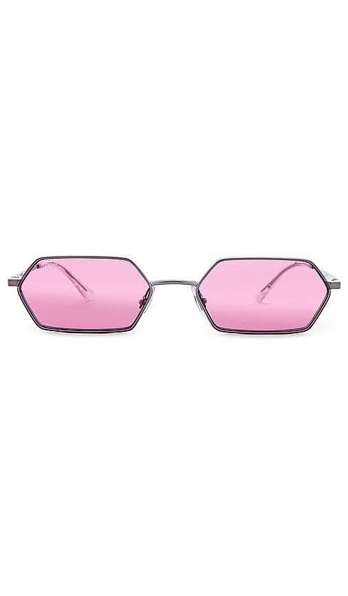 ray-ban yevi sunglasses in pink.