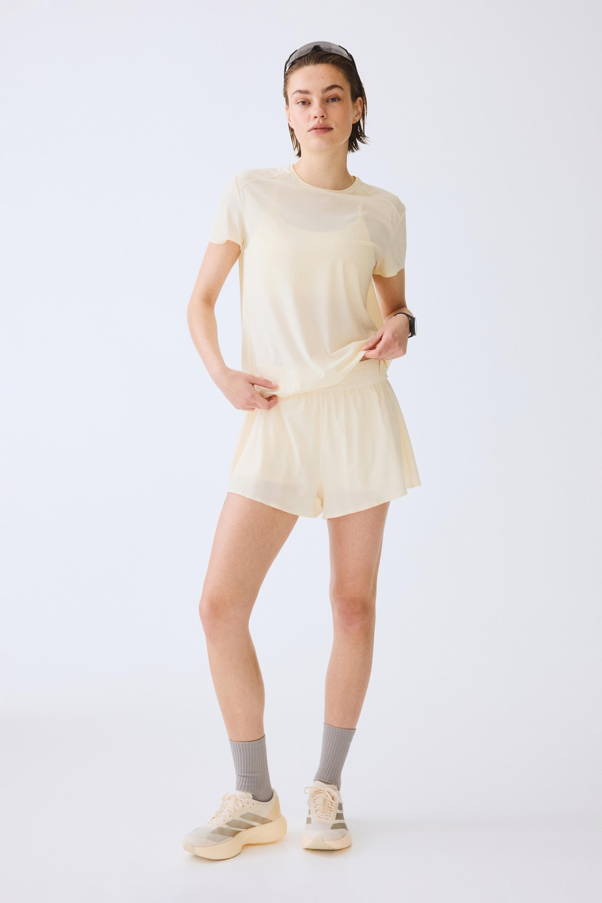 regular-fit running t-shirt with drymove™
