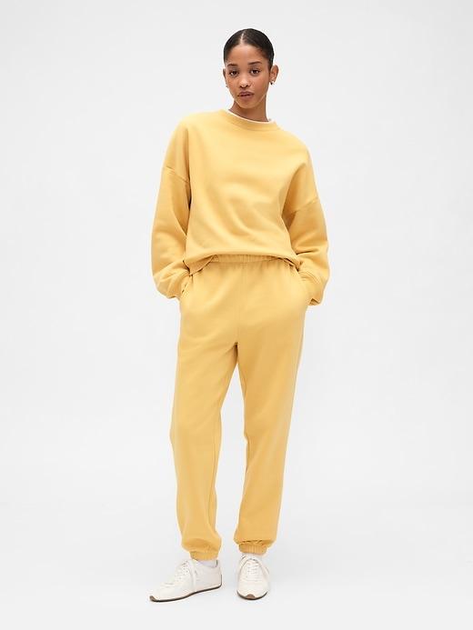 relaxed fleece sweatpants