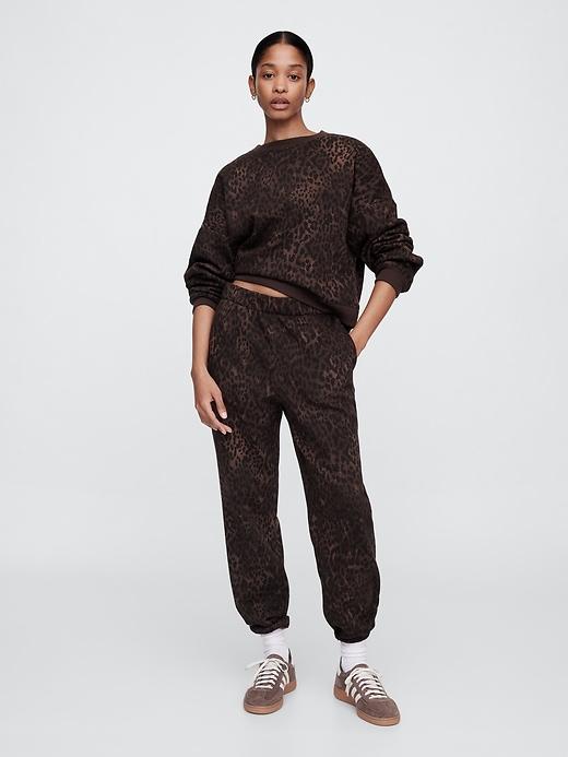 relaxed fleece sweatpants