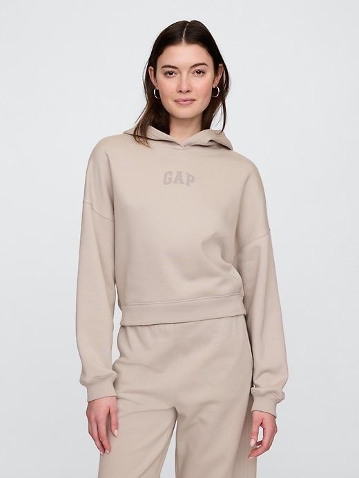 relaxed gap mini-logo cropped hoodie