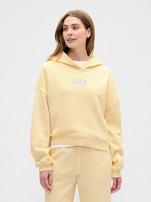 relaxed gap mini-logo cropped hoodie