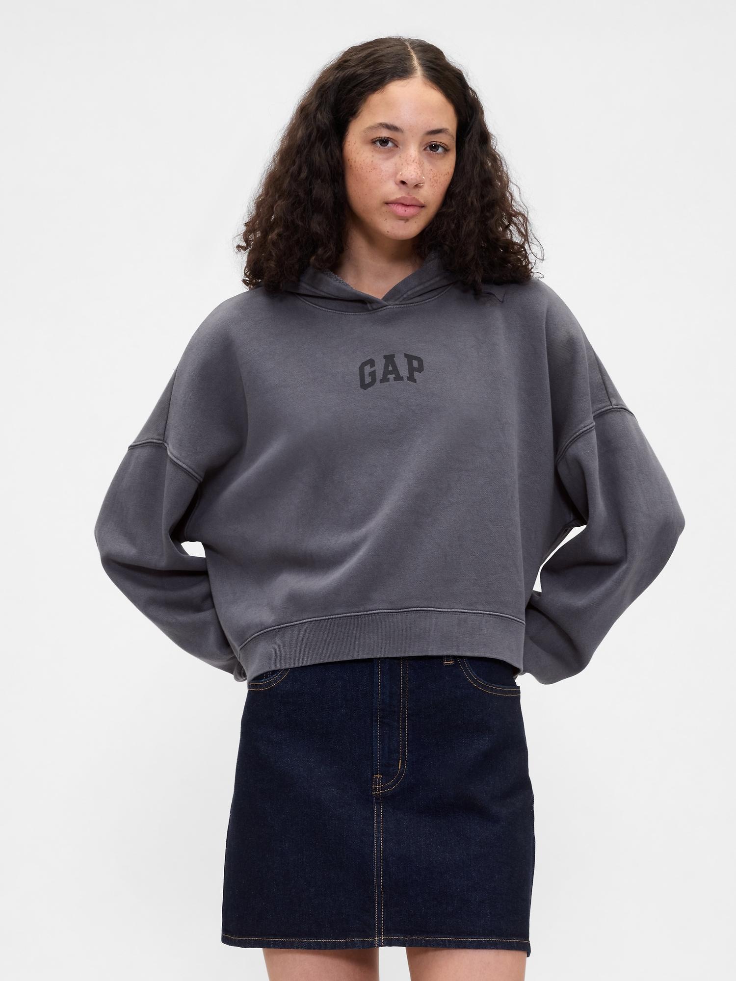 relaxed gap mini-logo cropped hoodie