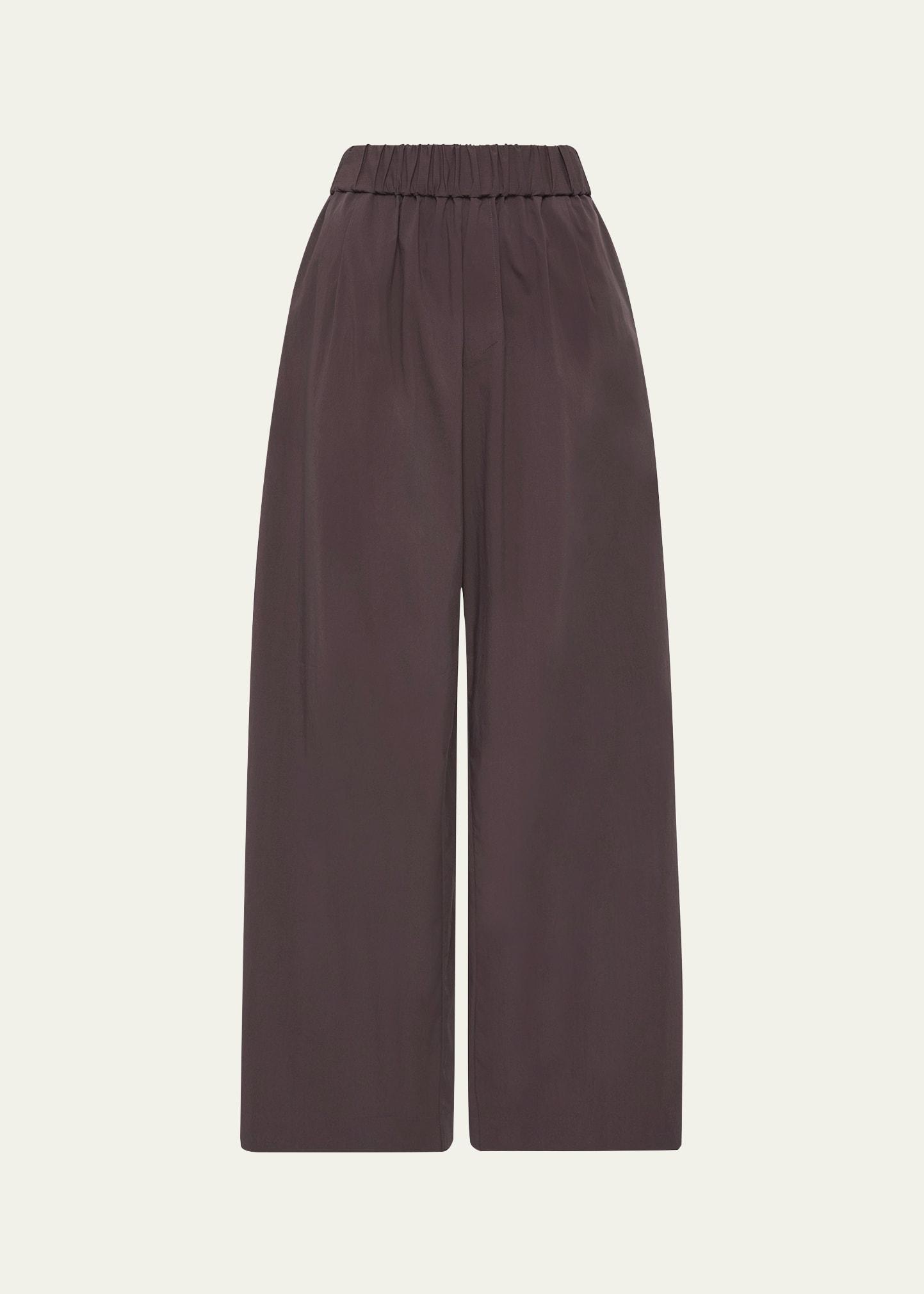 relaxed pull-on style