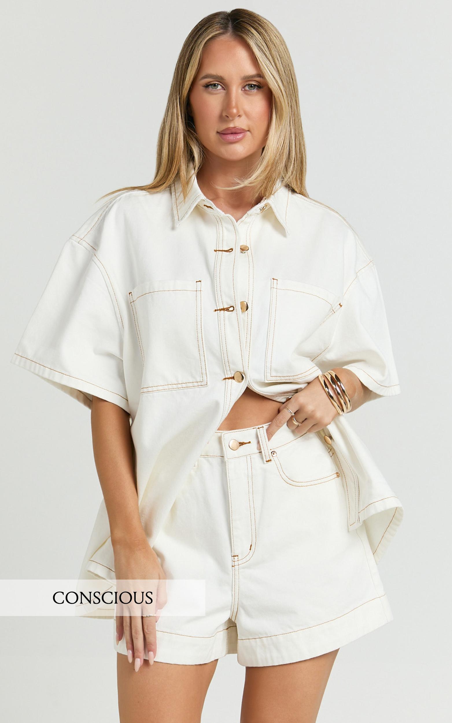 rhianna shorts - mid waist recycled denim shorts in ecru with contrast tobacco stitch