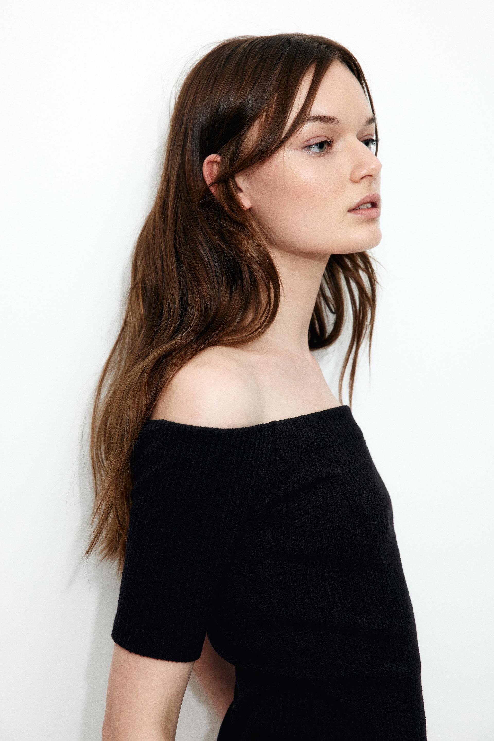 rib-knit off-the-shoulder top