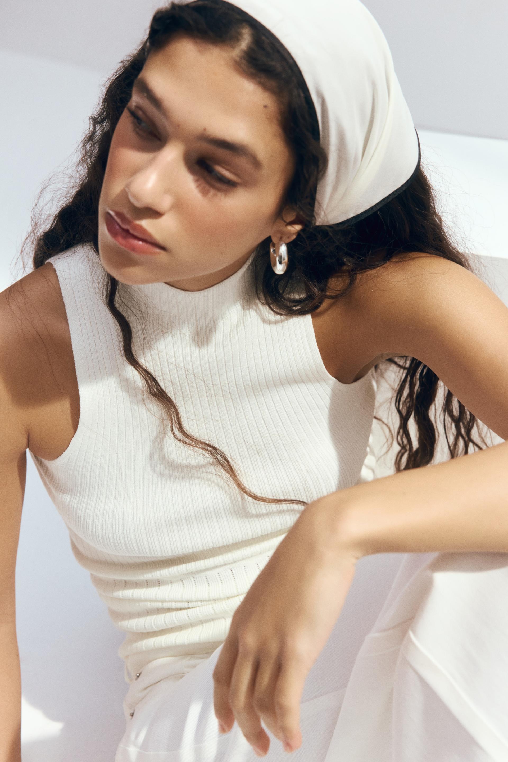 rib-knit turtleneck top