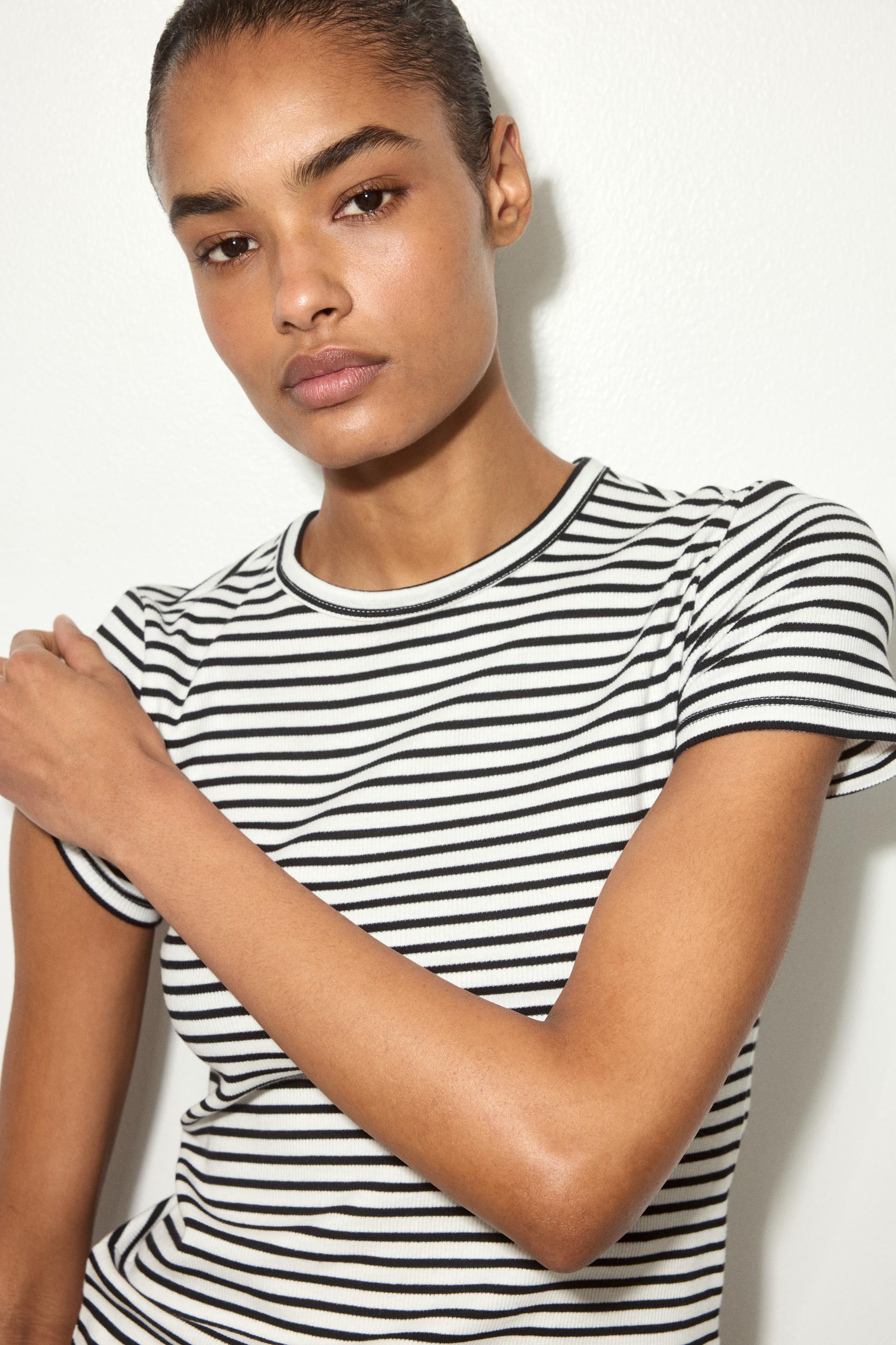 ribbed t-shirt